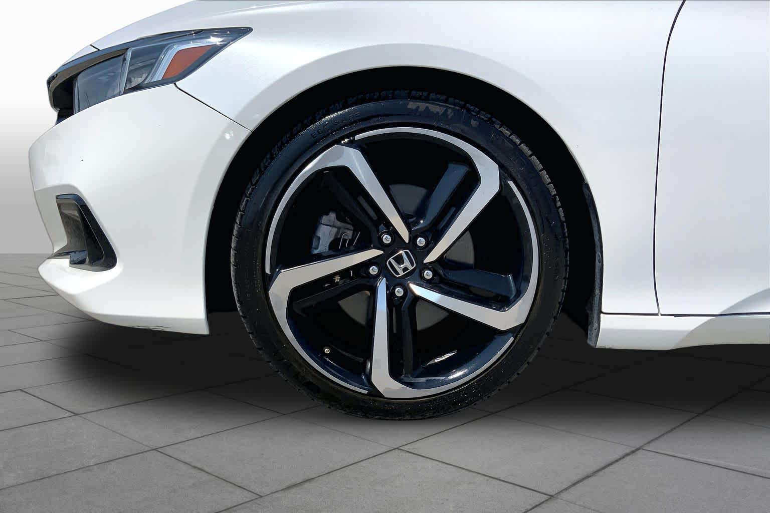 2022 Honda Accord photo 11 of 36