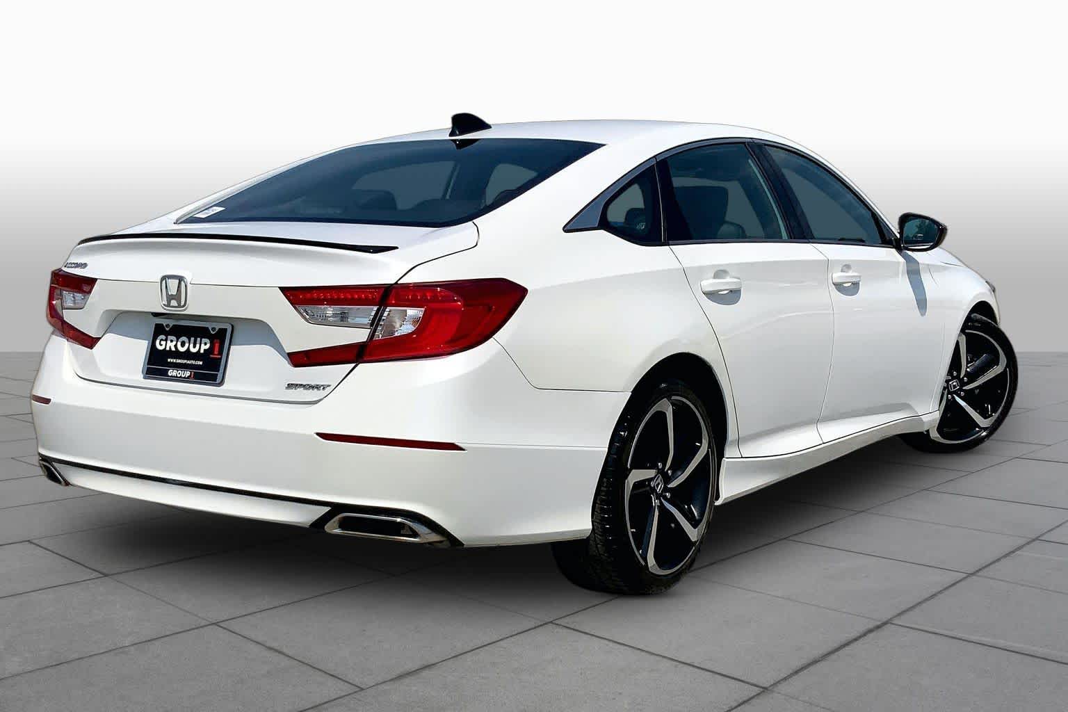 2022 Honda Accord photo 13 of 36