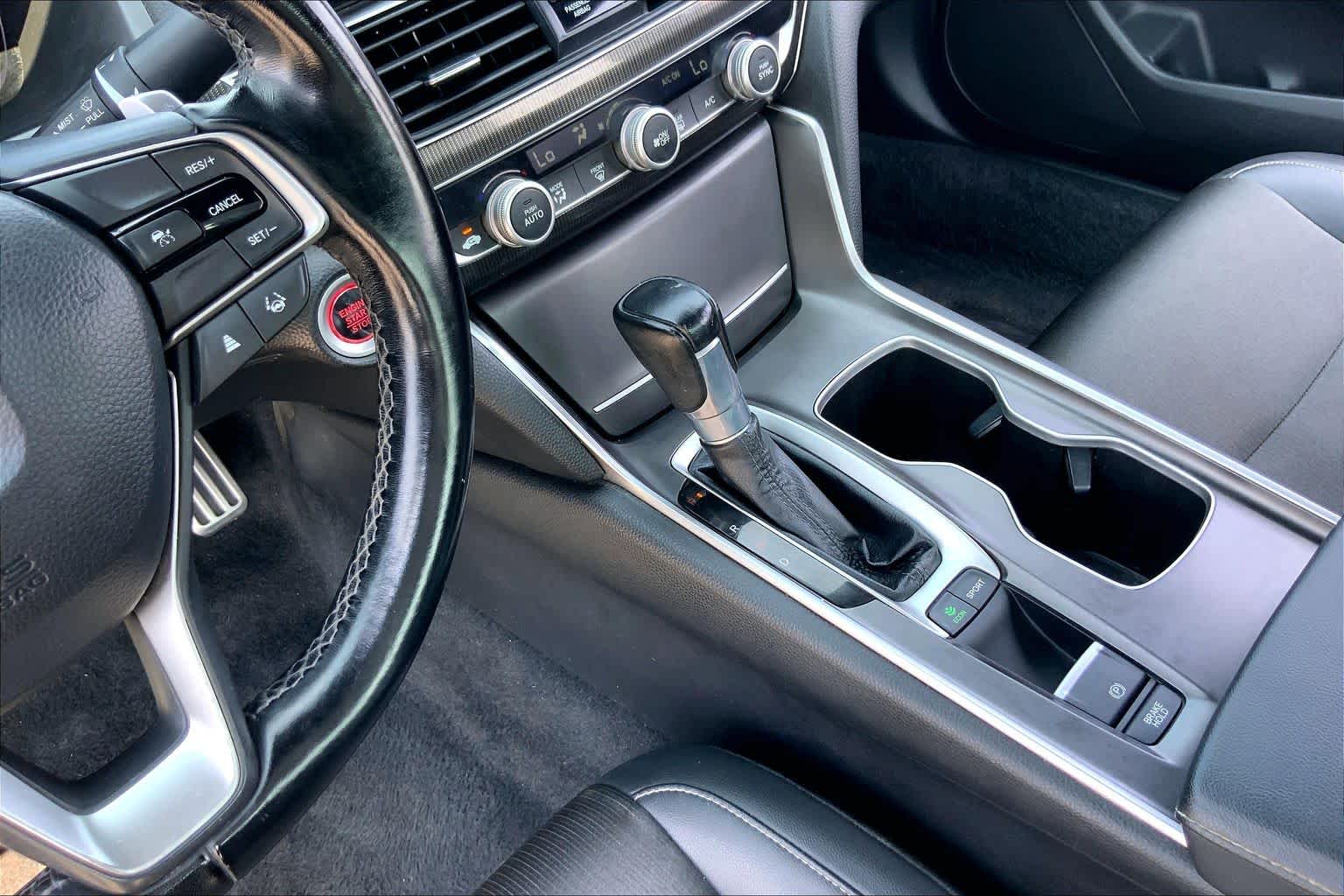 2022 Honda Accord photo 16 of 36