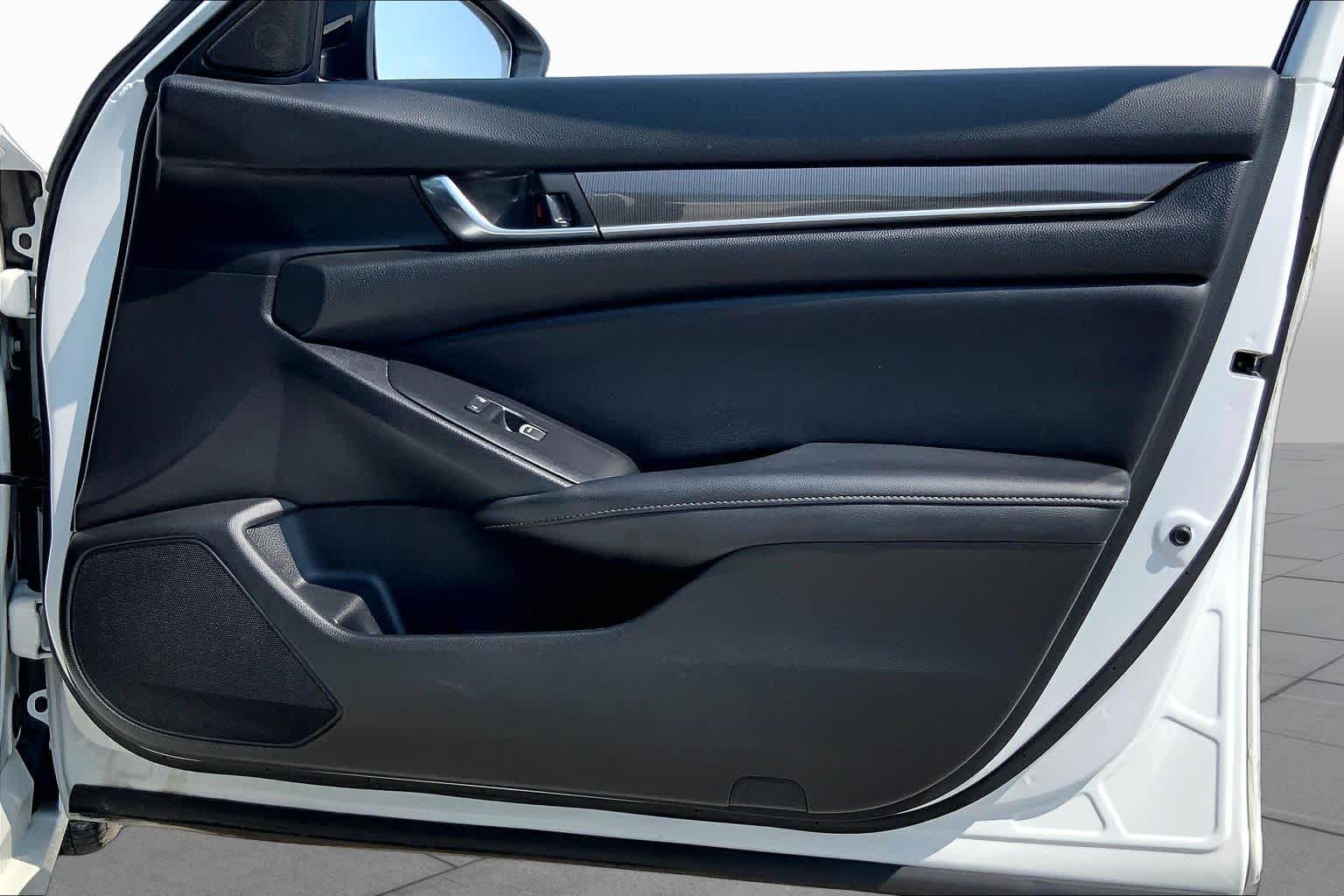 2022 Honda Accord photo 22 of 36