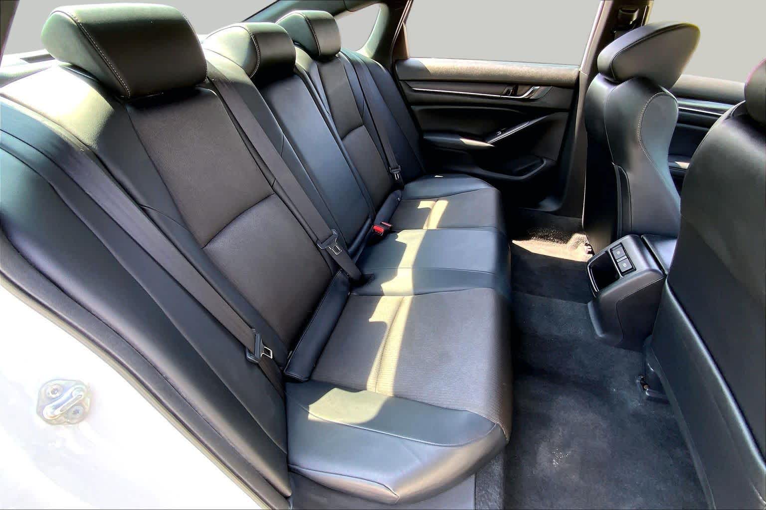 2022 Honda Accord photo 19 of 36