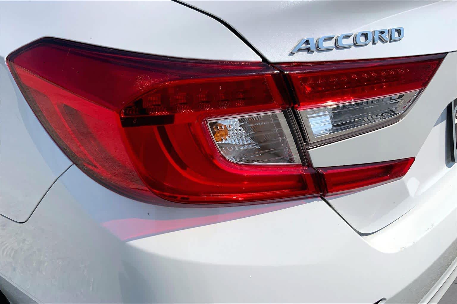 2022 Honda Accord photo 28 of 36