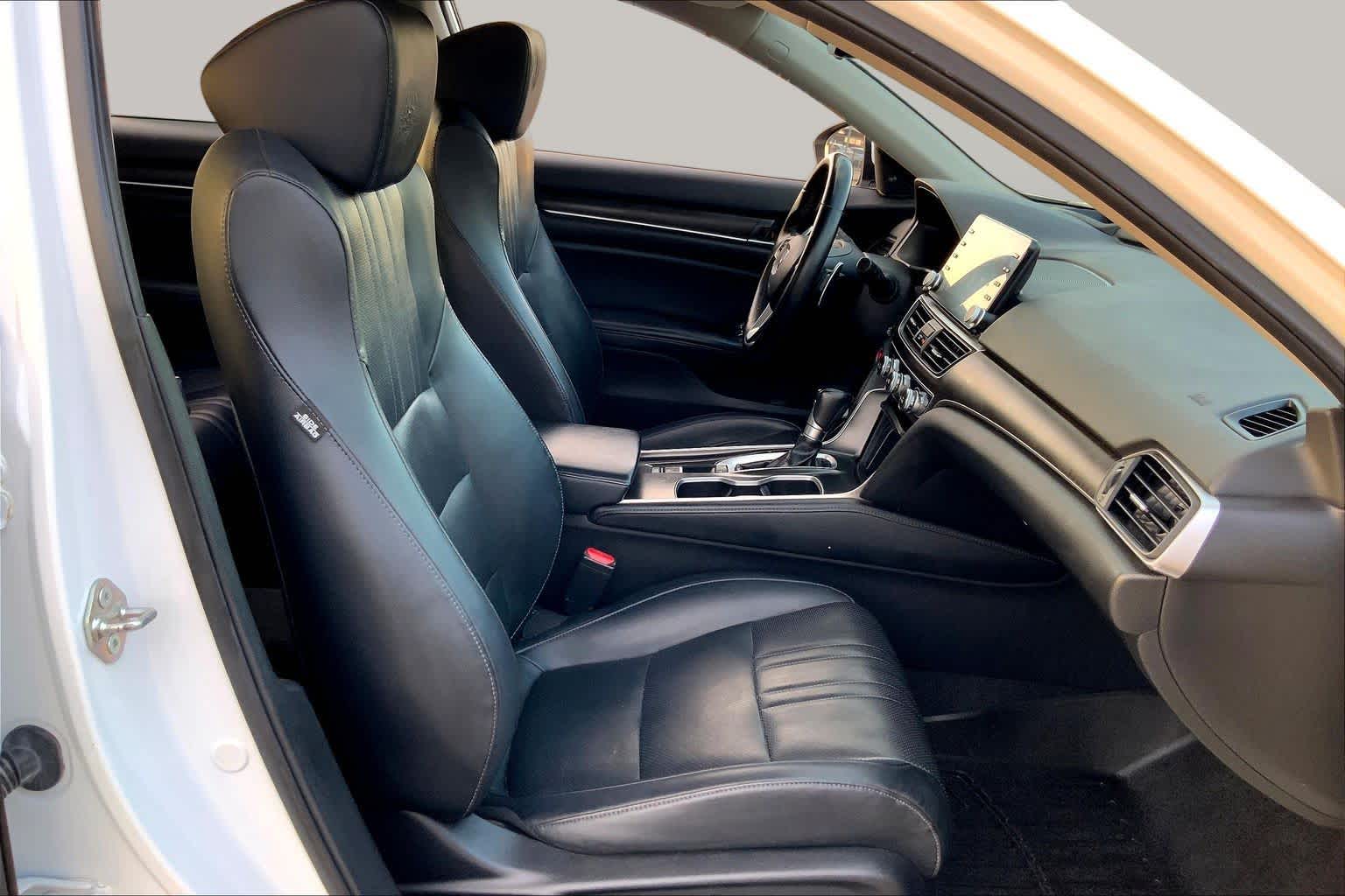 2018 Honda Accord Sedan photo 9 of 36