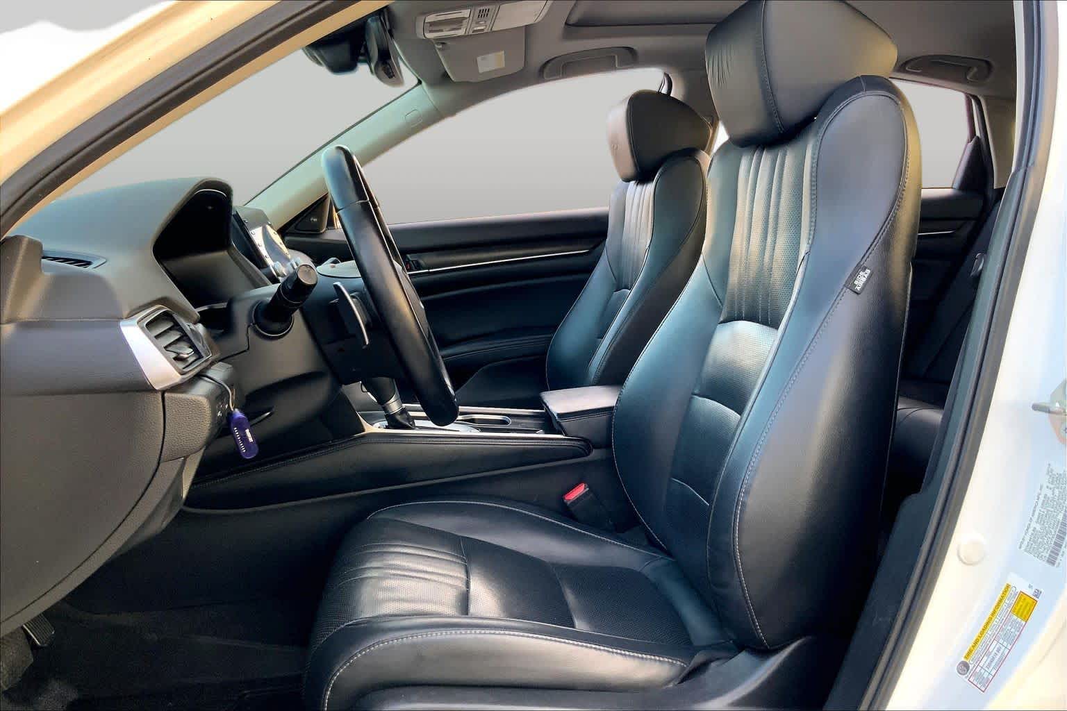 2018 Honda Accord Sedan photo 8 of 36