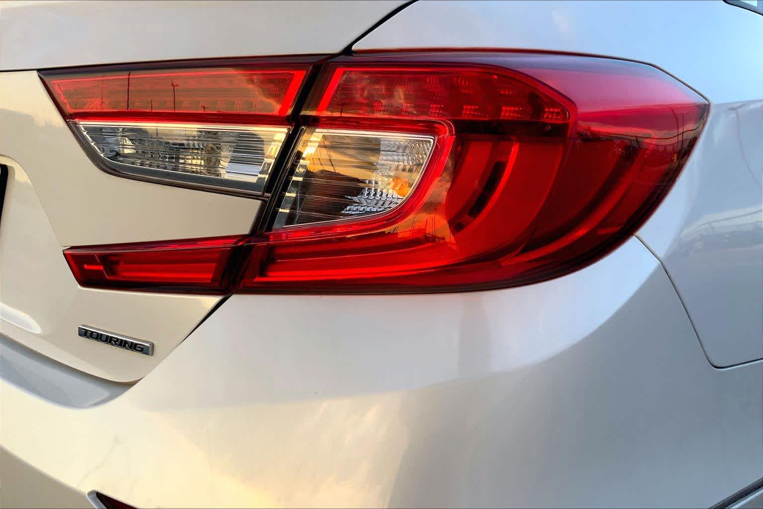 2018 Honda Accord Sedan photo 10 of 36