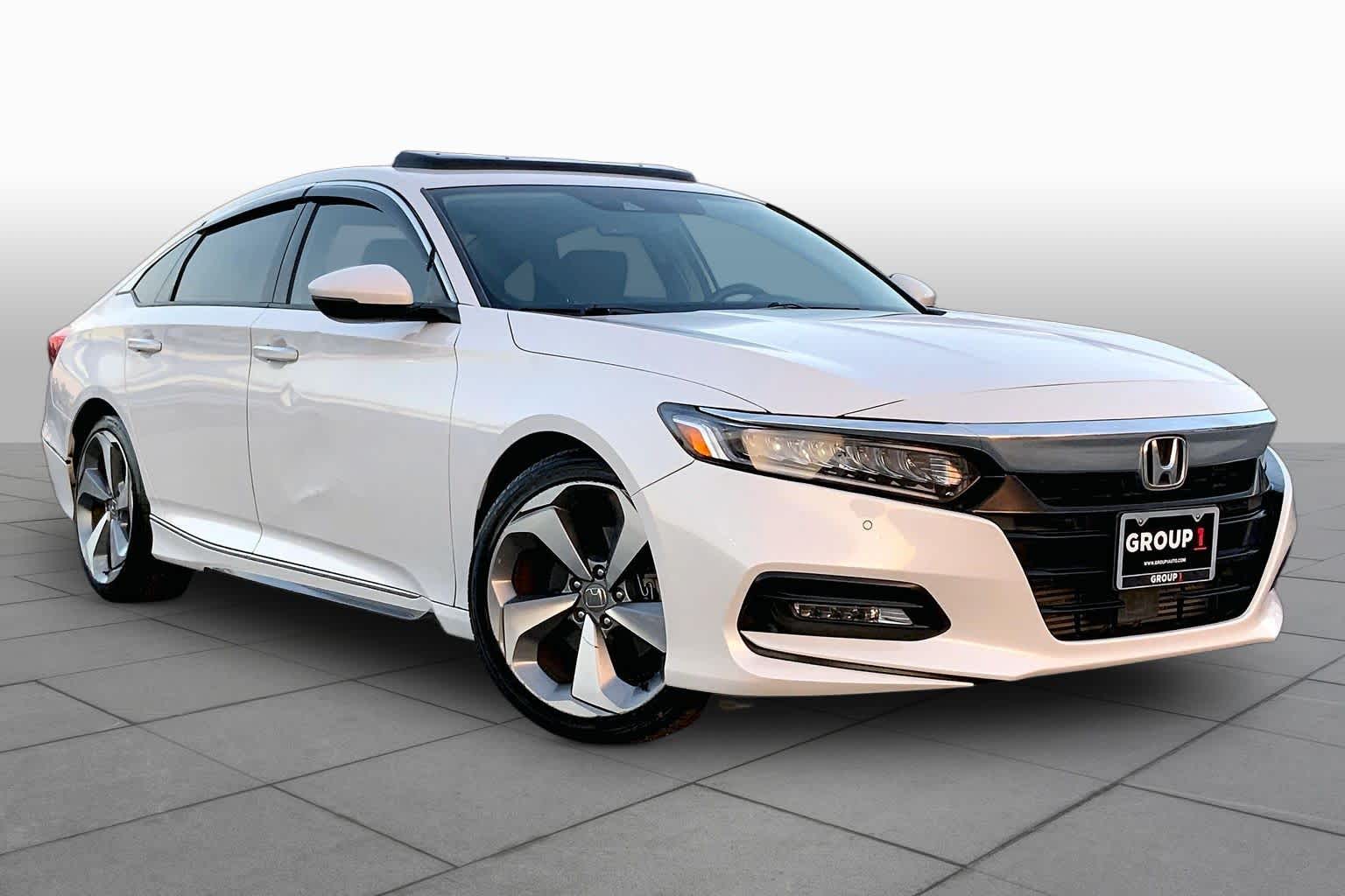 2018 Honda Accord Sedan photo 3 of 36