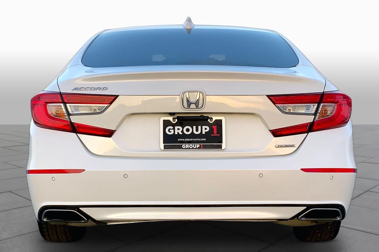 2018 Honda Accord Sedan photo 5 of 36