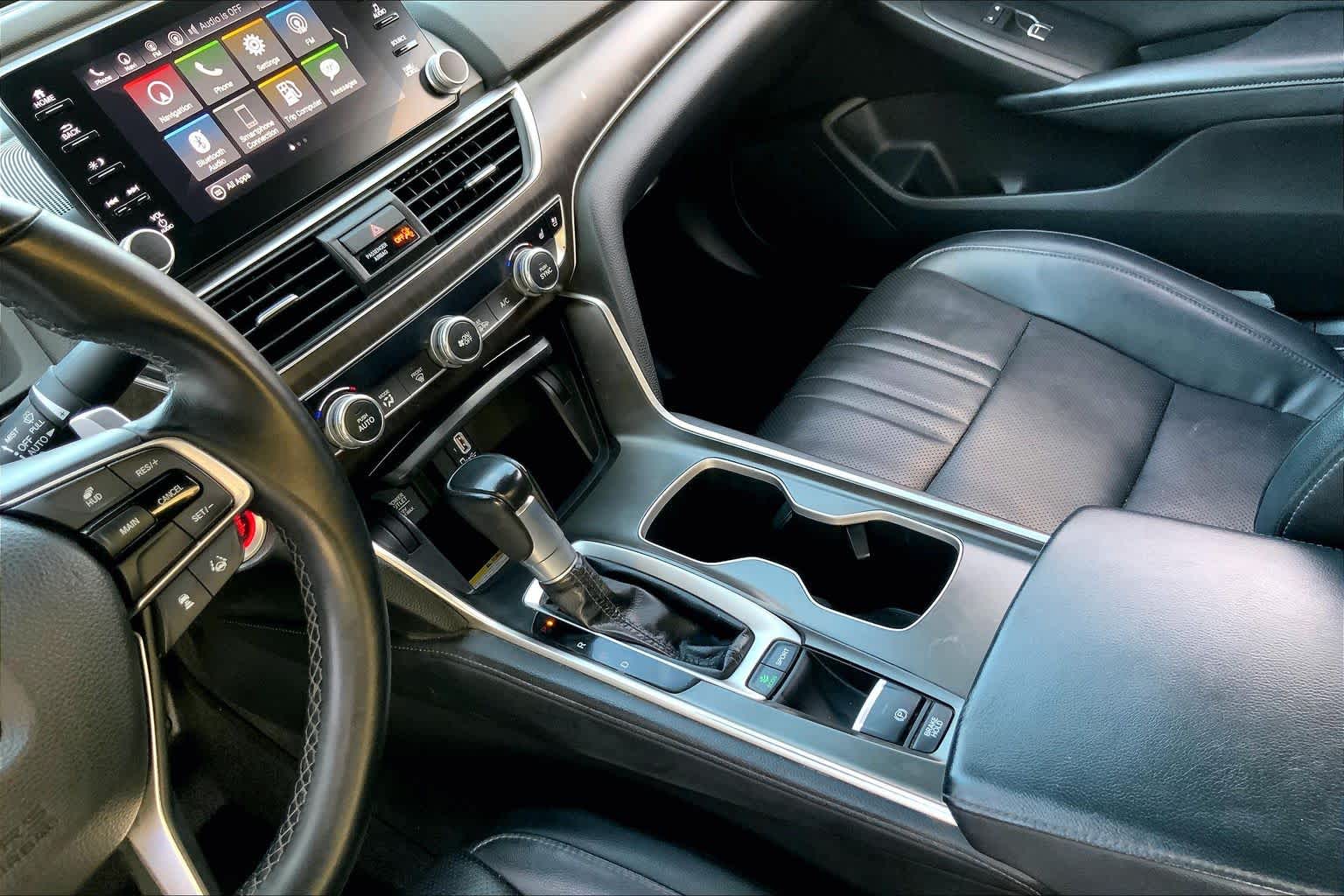 2018 Honda Accord Sedan photo 16 of 36