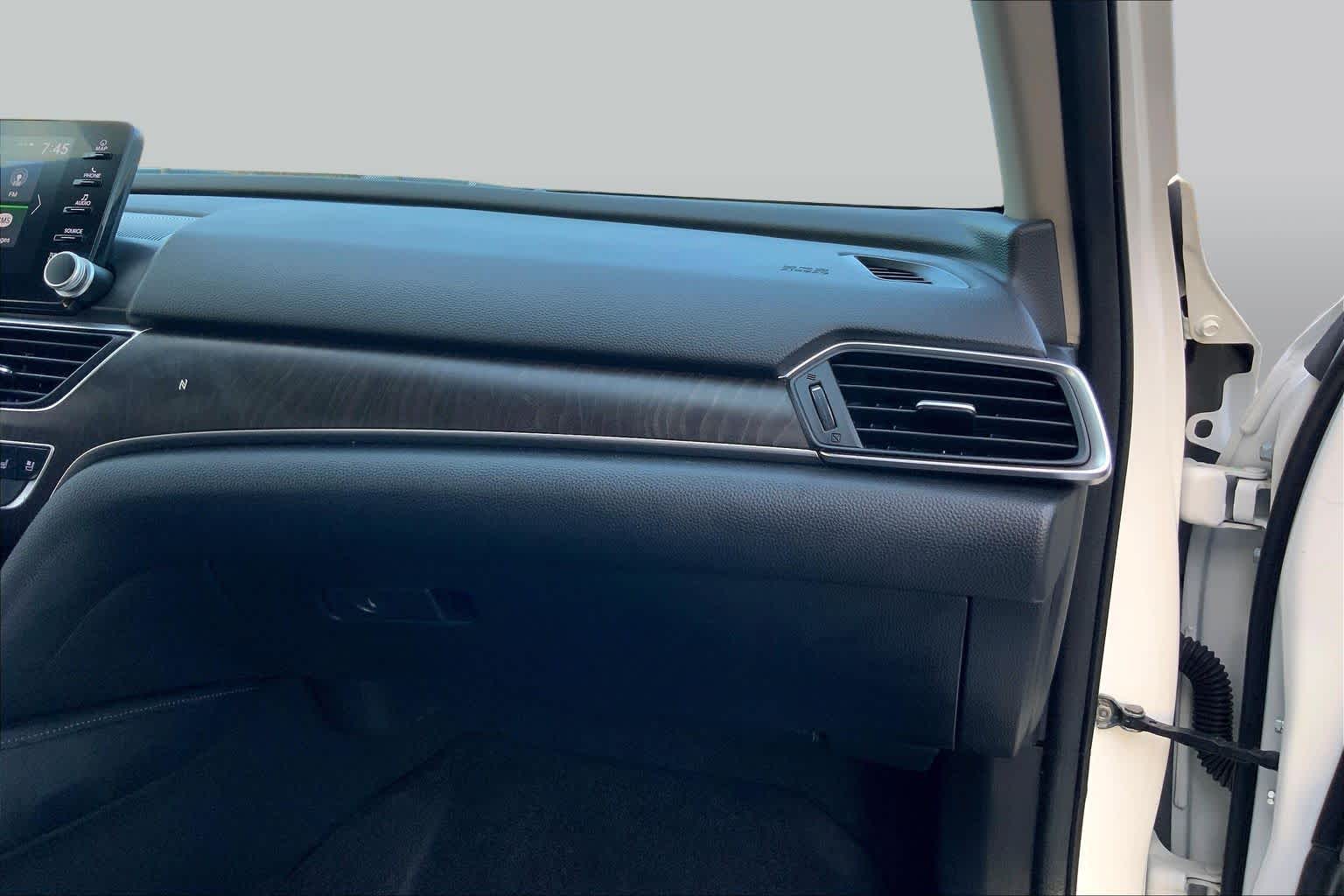2018 Honda Accord Sedan photo 18 of 36
