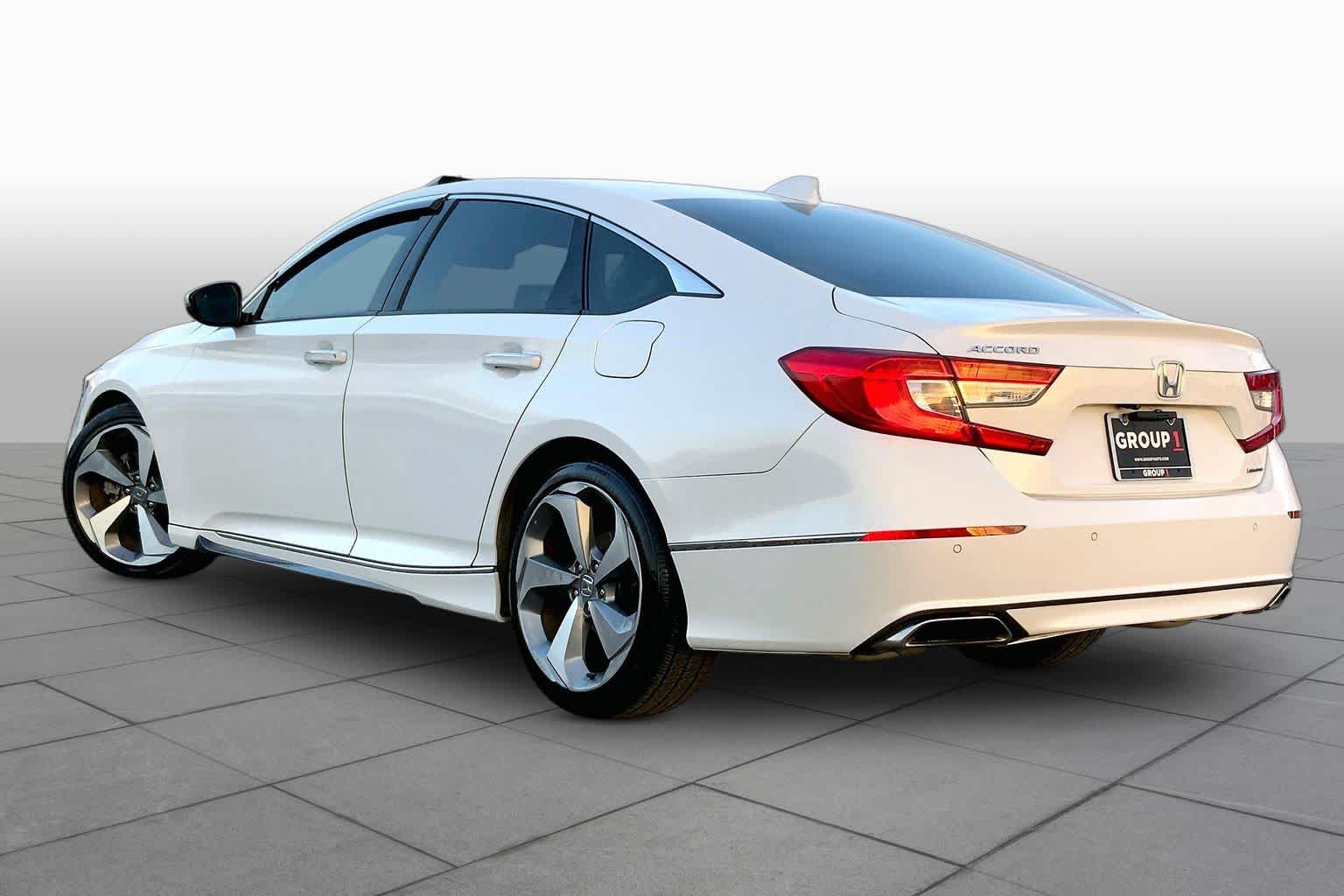 2018 Honda Accord Sedan photo 12 of 36