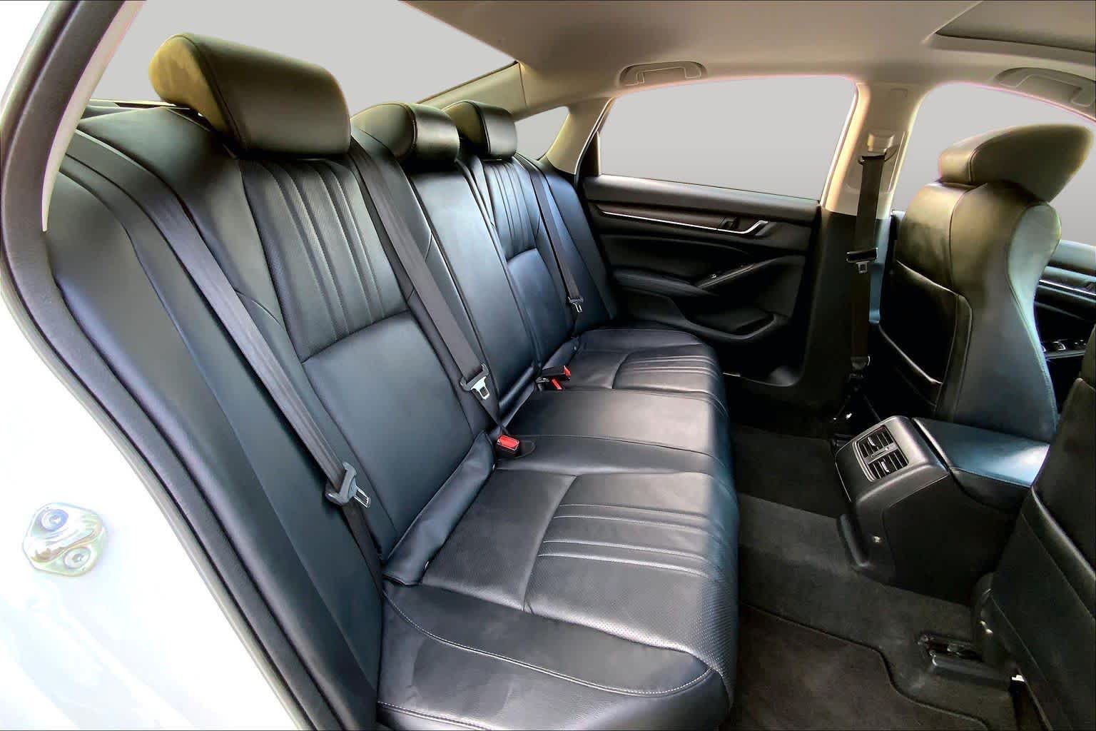 2018 Honda Accord Sedan photo 19 of 36