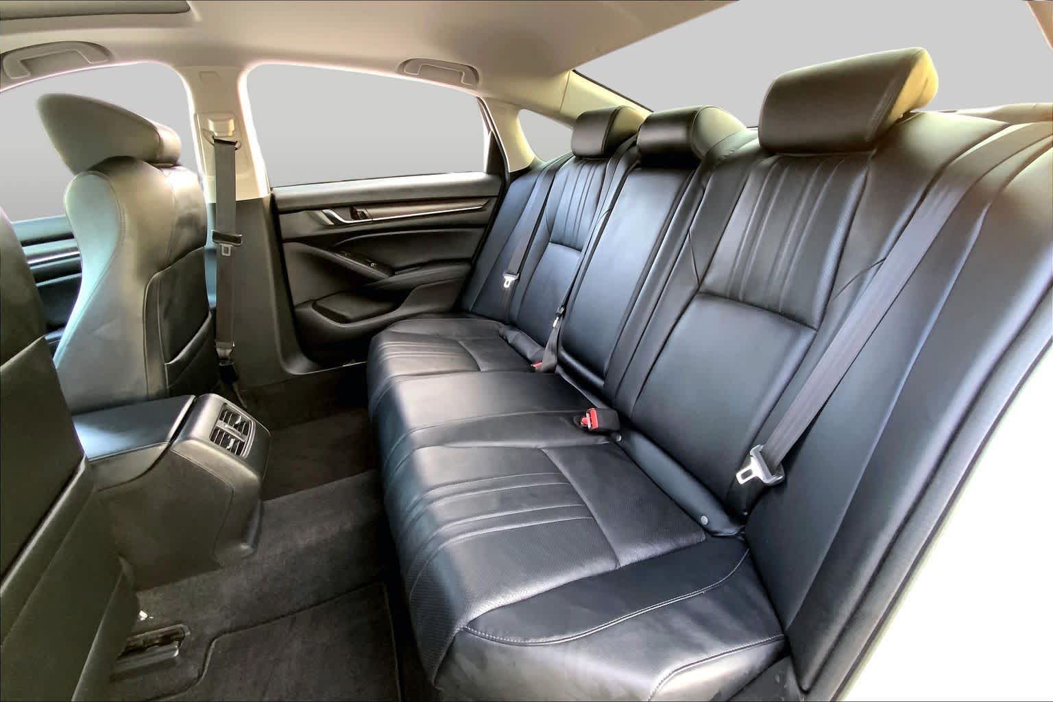 2018 Honda Accord Sedan photo 20 of 36