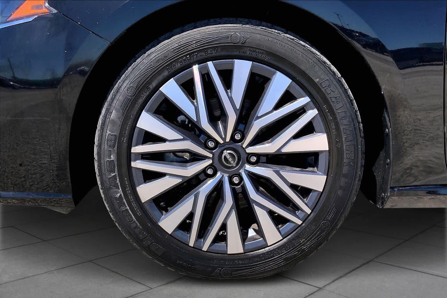 2024 Nissan Altima 2.5 SV Super Black at Beck & Masten Kia
