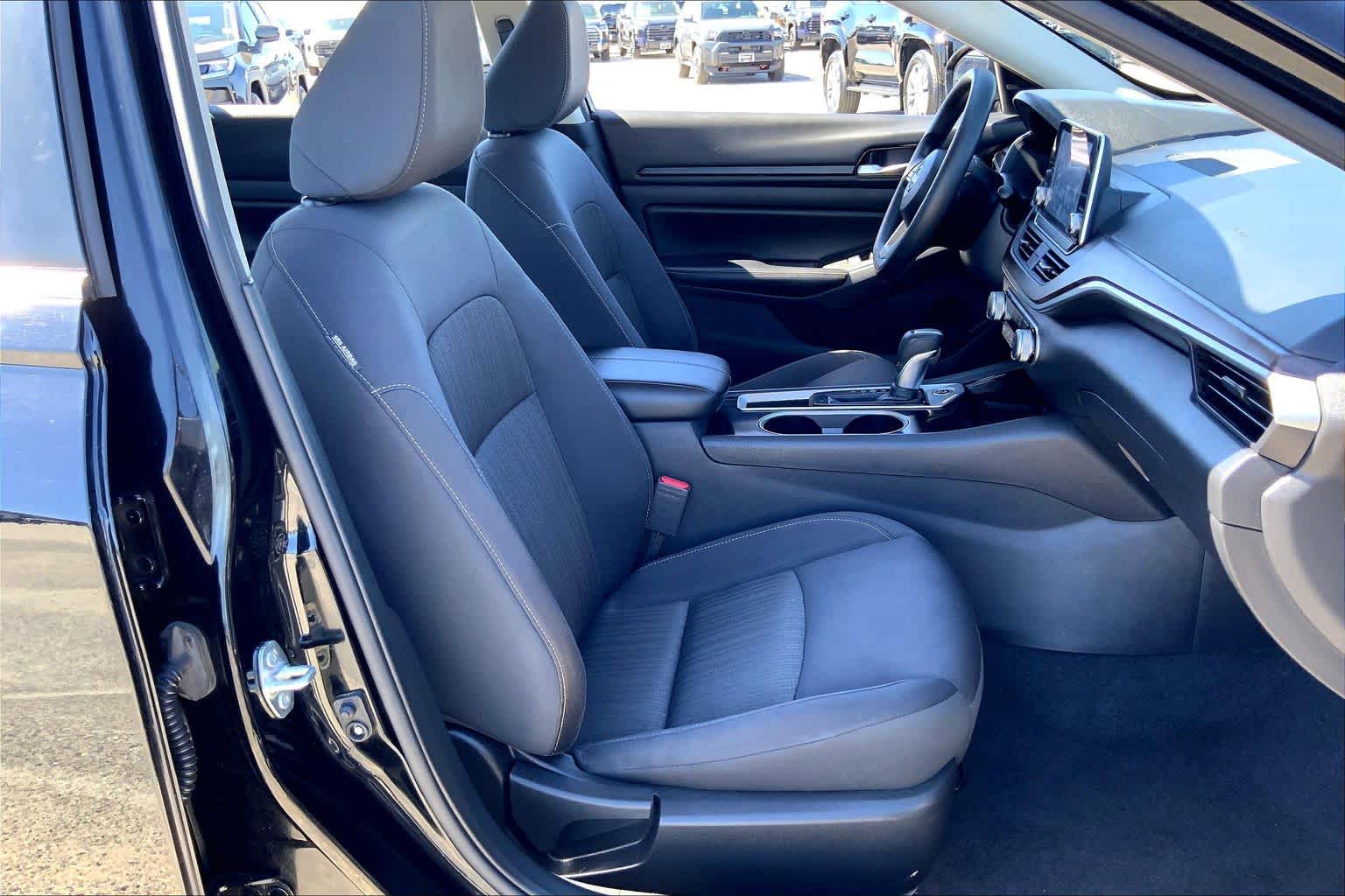 2024 Nissan Altima 2.5 SV Super Black at Beck & Masten Kia