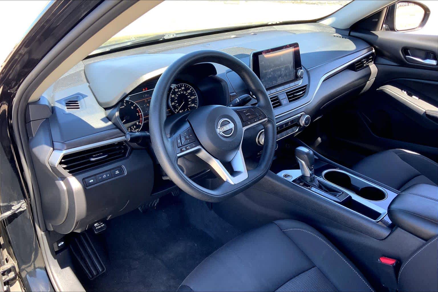 2024 Nissan Altima 2.5 SV Super Black at Beck & Masten Kia