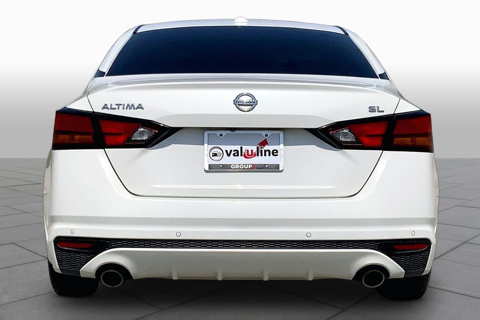 2019 Nissan Altima 2.5 SL Pearl White Tricoat at Sterling McCall Nissan