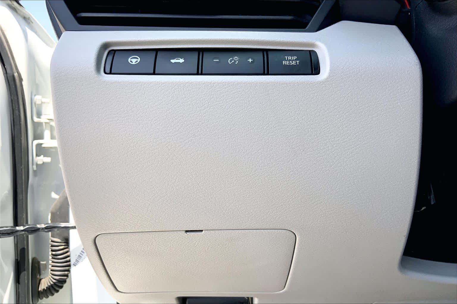 2019 Nissan Altima 2.5 SL Pearl White Tricoat at Sterling McCall Nissan