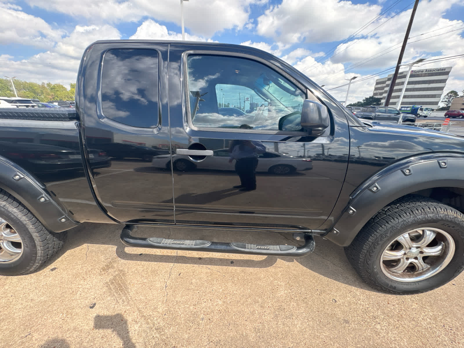 2005 Nissan Frontier photo 6 of 11