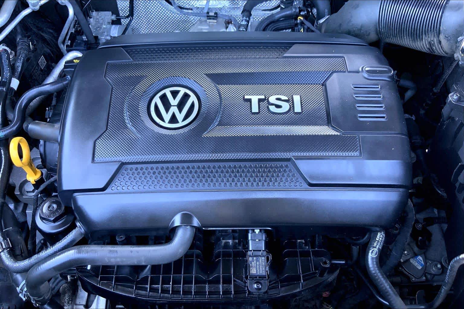 2022 Volkswagen Atlas 2.0T SE DEEP BLACK PEARL EFFECT at Beck & Masten Kia