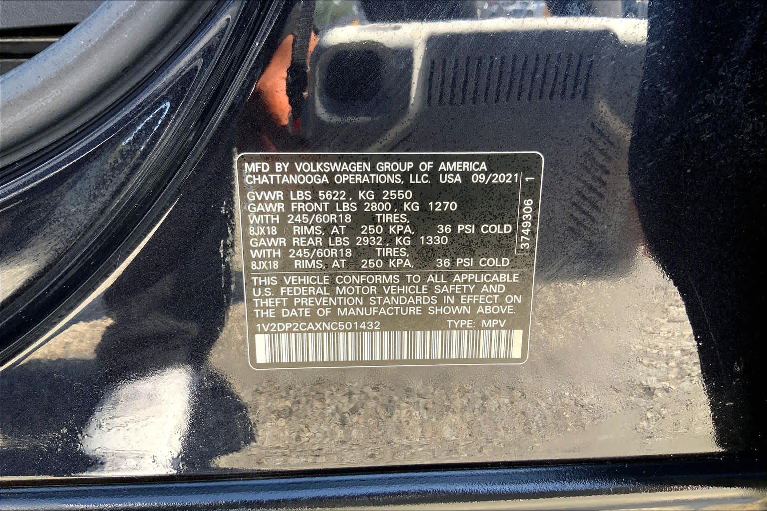 2022 Volkswagen Atlas 2.0T SE DEEP BLACK PEARL EFFECT at Beck & Masten Kia