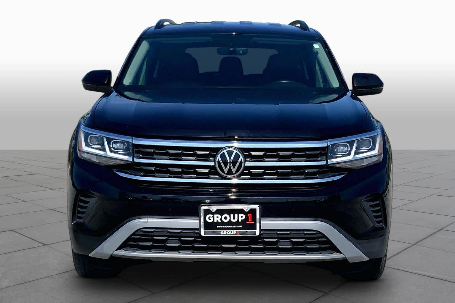 2022 Volkswagen Atlas 2.0T SE DEEP BLACK PEARL EFFECT at Beck & Masten Kia