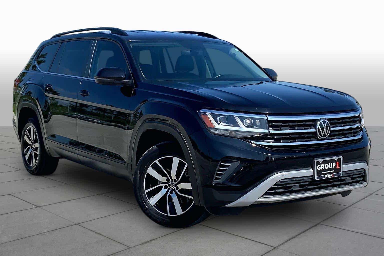 2022 Volkswagen Atlas 2.0T SE DEEP BLACK PEARL EFFECT at Beck & Masten Kia