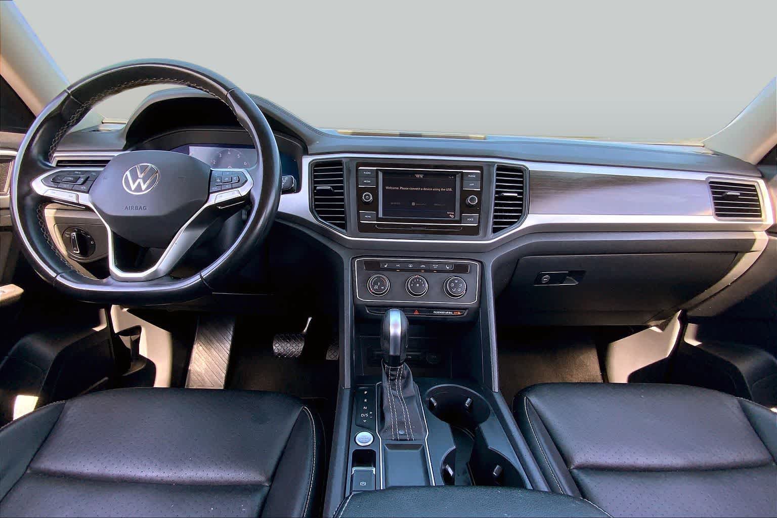 2022 Volkswagen Atlas 2.0T SE DEEP BLACK PEARL EFFECT at AutoNation USA Katy