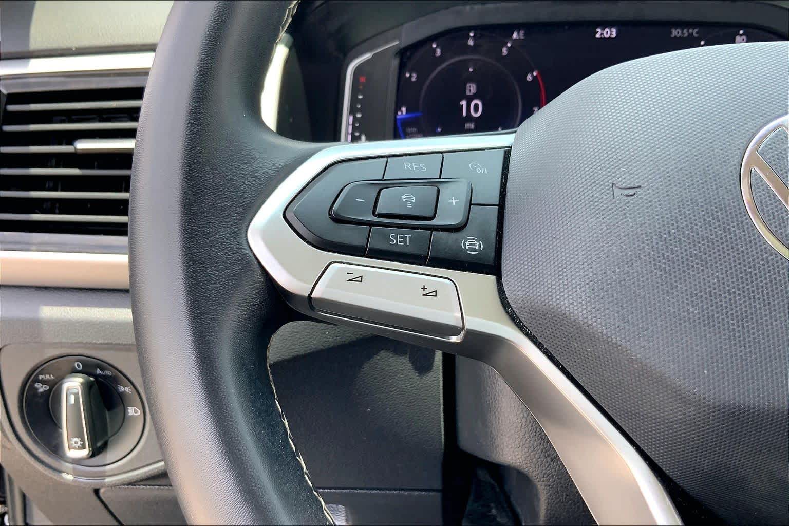 2022 Volkswagen Atlas 2.0T SE w/Technology Deep Black Pearl at Mac Haik Ford