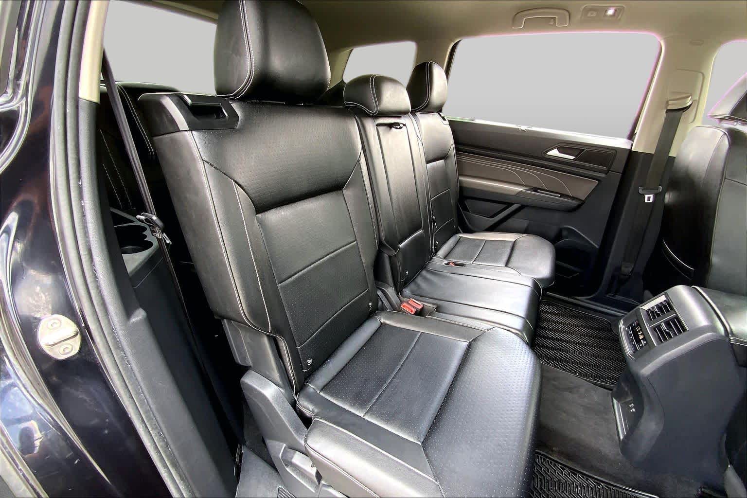 2022 Volkswagen Atlas 2.0T SE w/Technology Deep Black Pearl at Mac Haik Ford