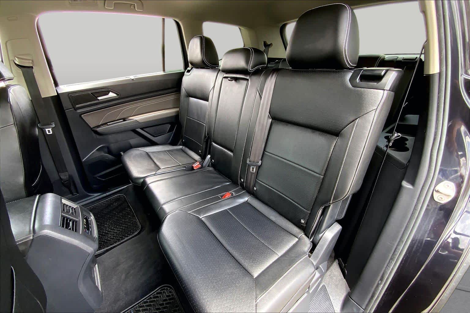 2022 Volkswagen Atlas 2.0T SE w/Technology Deep Black Pearl at Mac Haik Ford