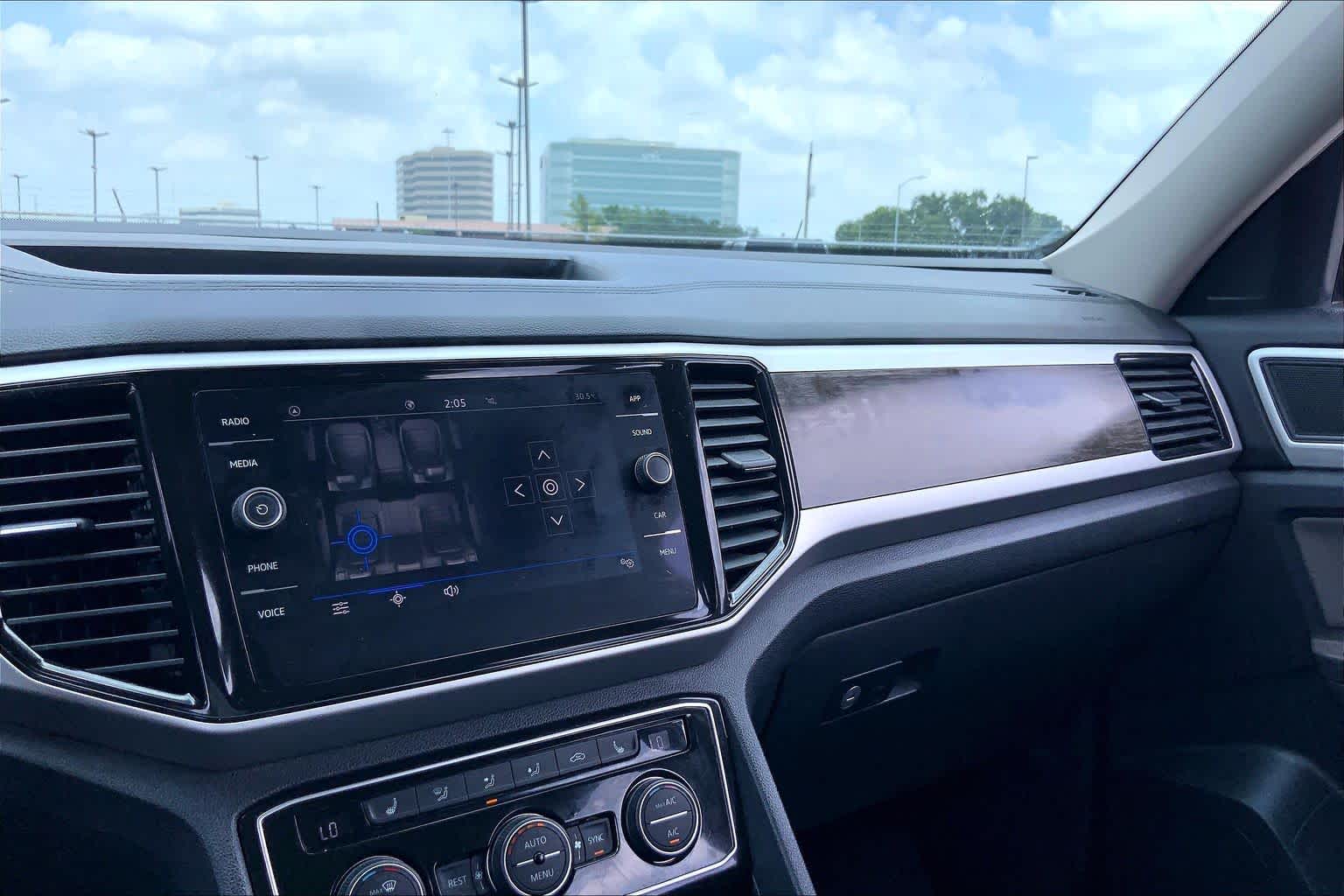 2022 Volkswagen Atlas 2.0T SE w/Technology Deep Black Pearl at Mac Haik Ford