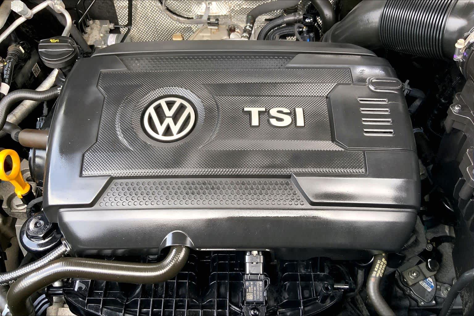2022 Volkswagen Atlas 2.0T SE w/Technology Deep Black Pearl at Mac Haik Ford