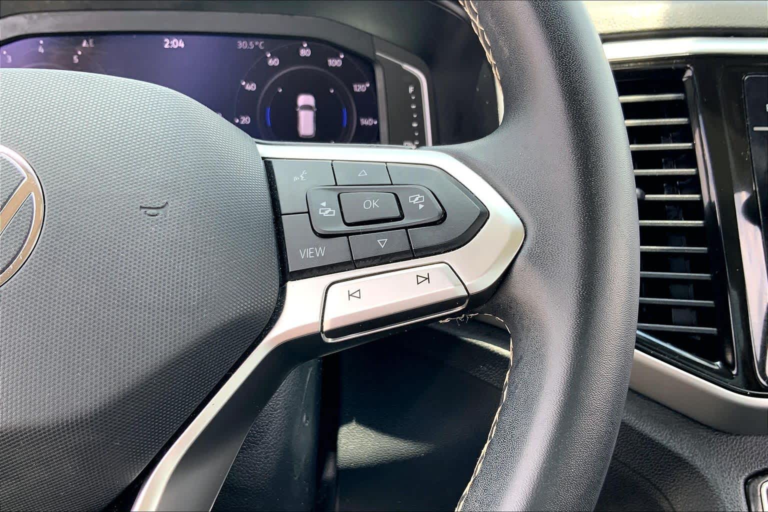 2022 Volkswagen Atlas 2.0T SE w/Technology Deep Black Pearl at Mac Haik Ford