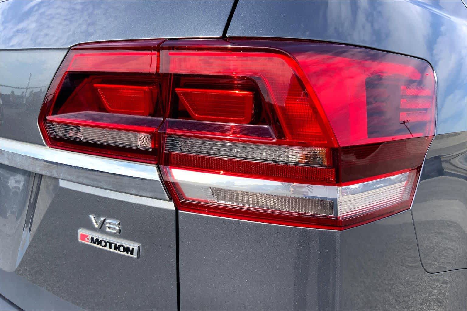 2018 Volkswagen Atlas photo 9 of 35