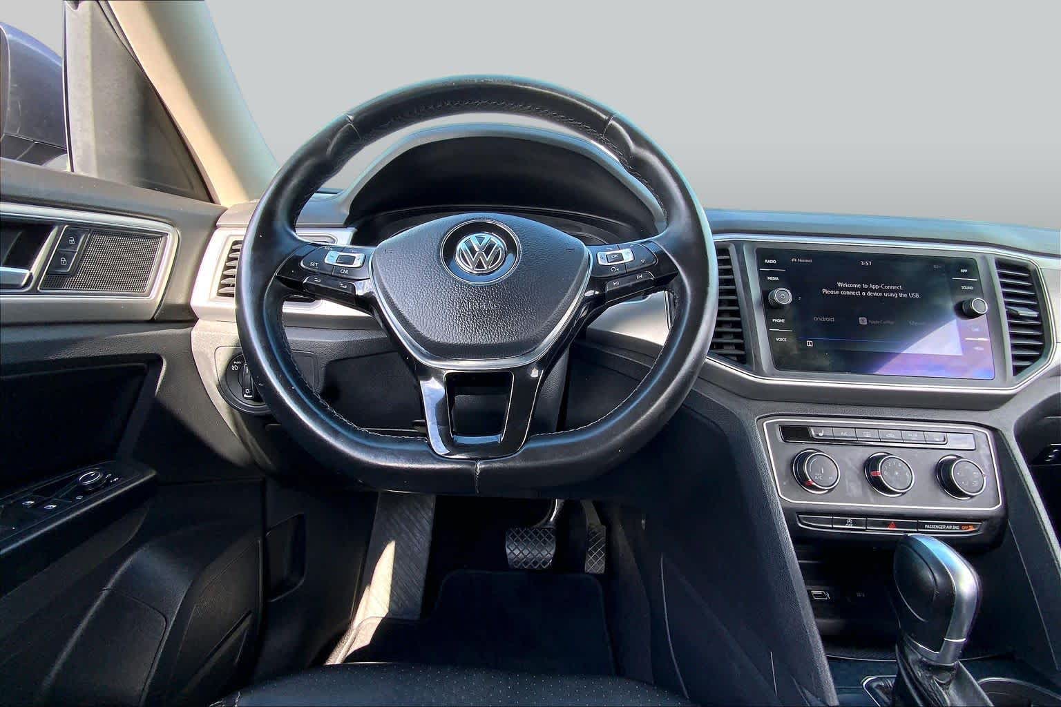 2018 Volkswagen Atlas photo 5 of 35