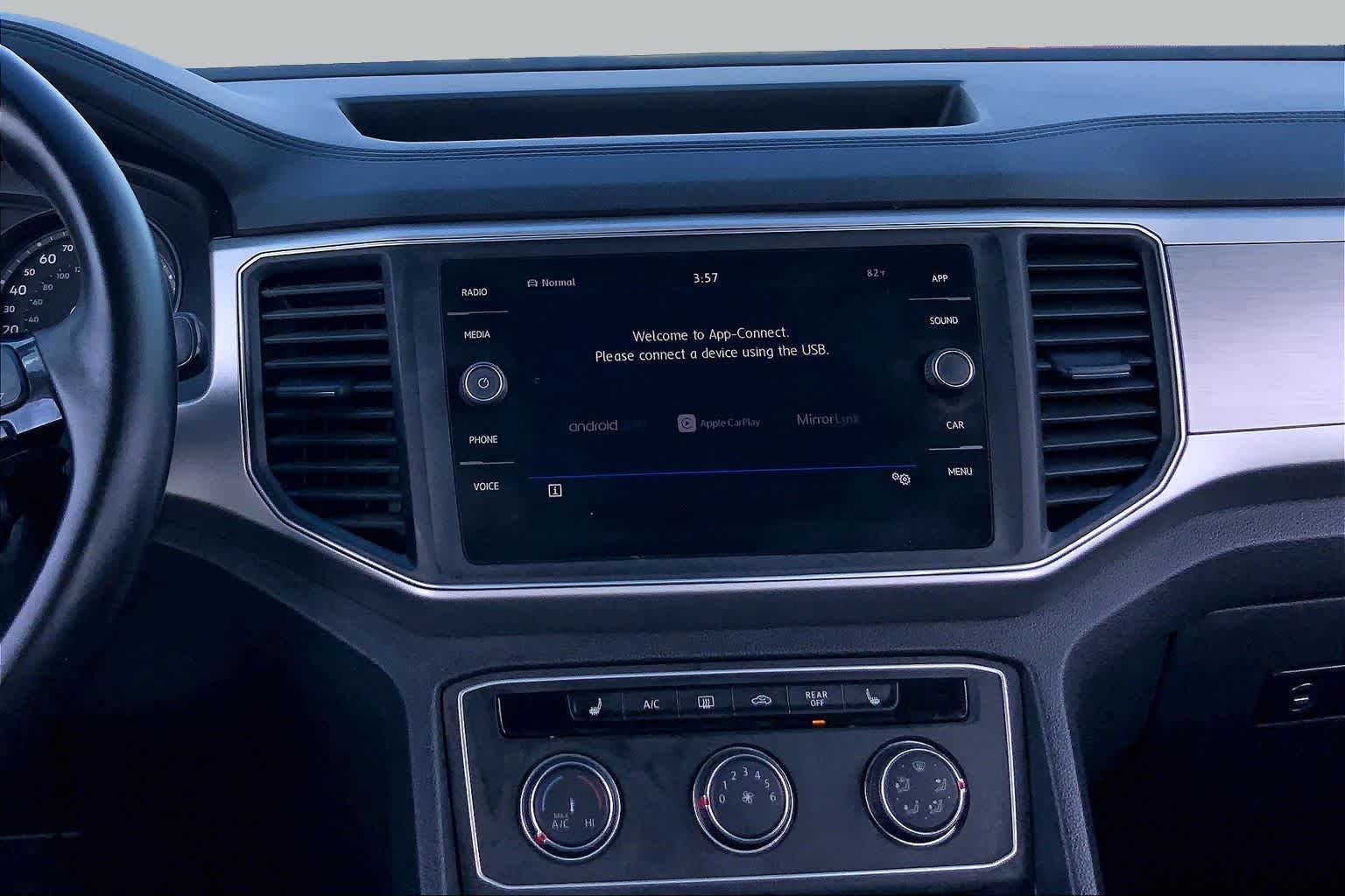 2018 Volkswagen Atlas photo 6 of 35