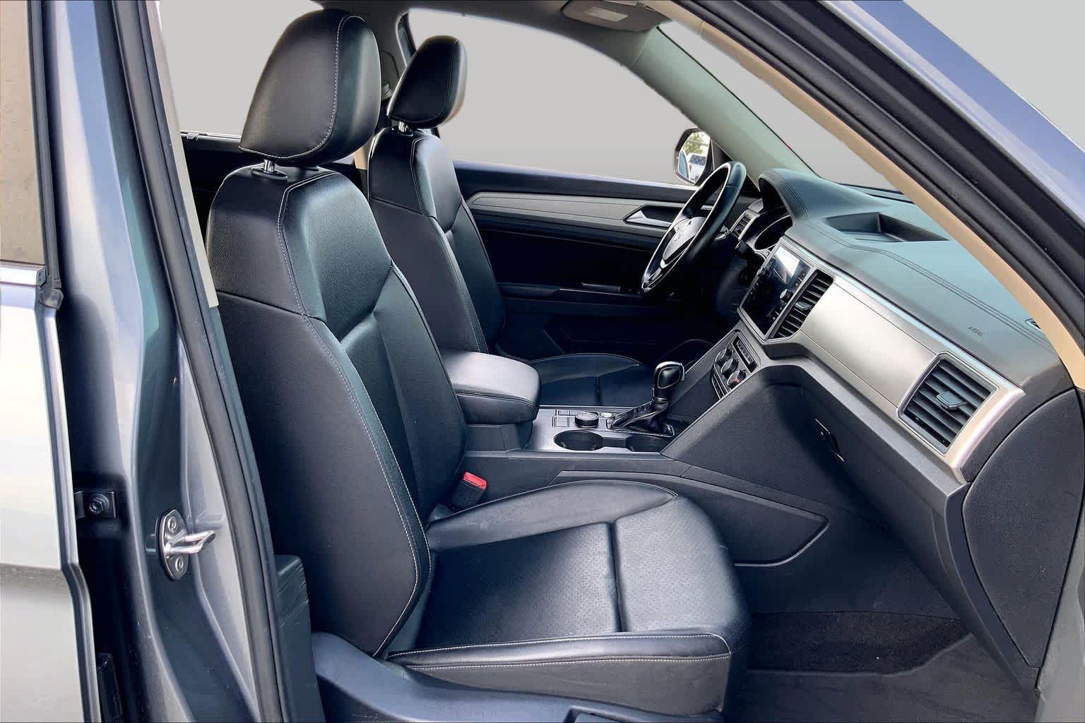 2018 Volkswagen Atlas photo 8 of 35