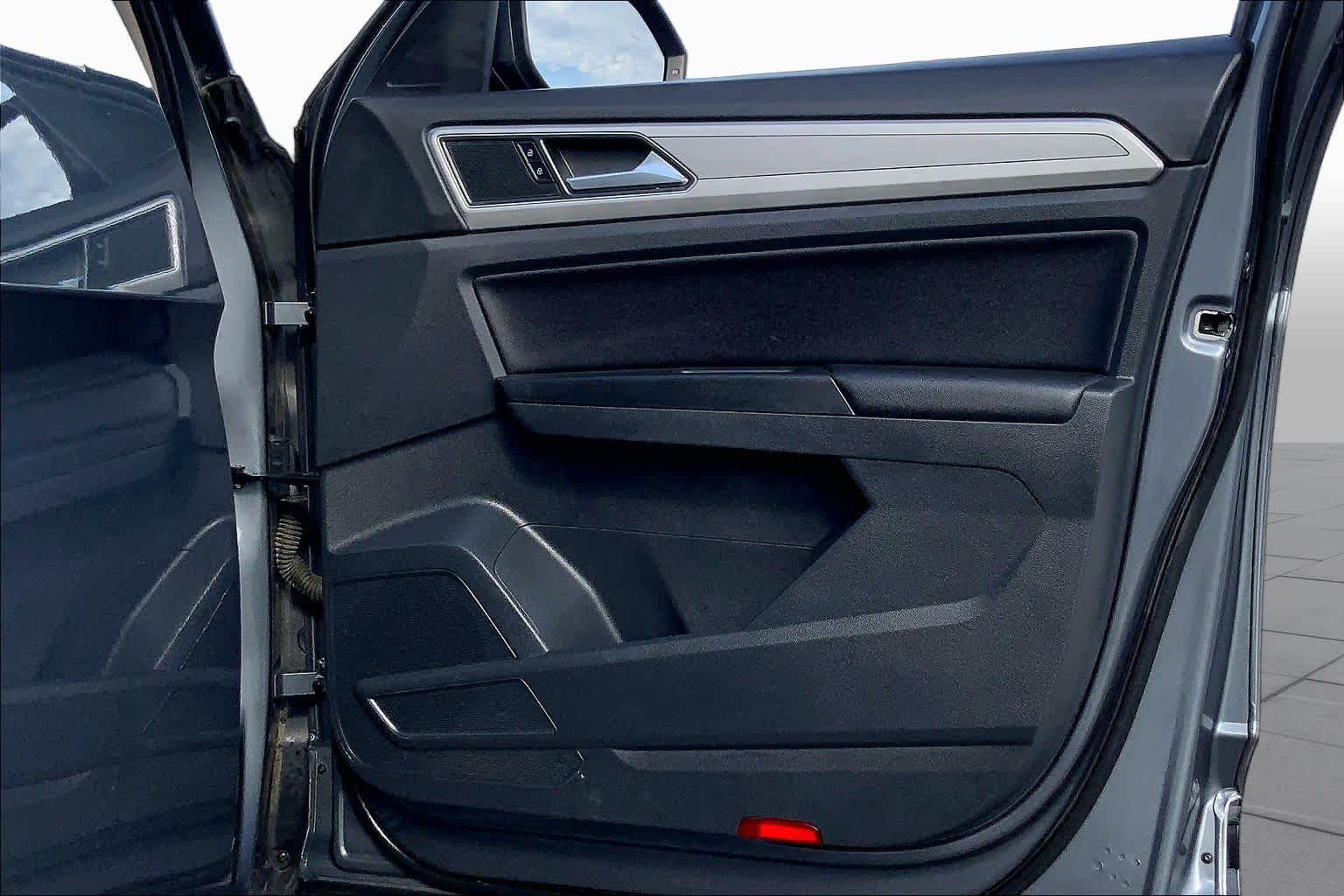 2018 Volkswagen Atlas photo 21 of 35