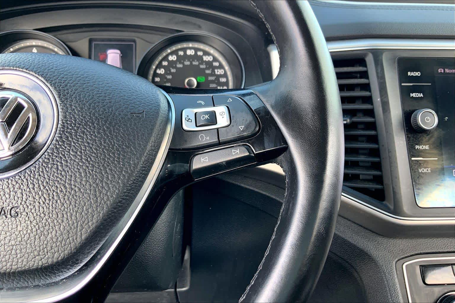 2018 Volkswagen Atlas photo 23 of 35
