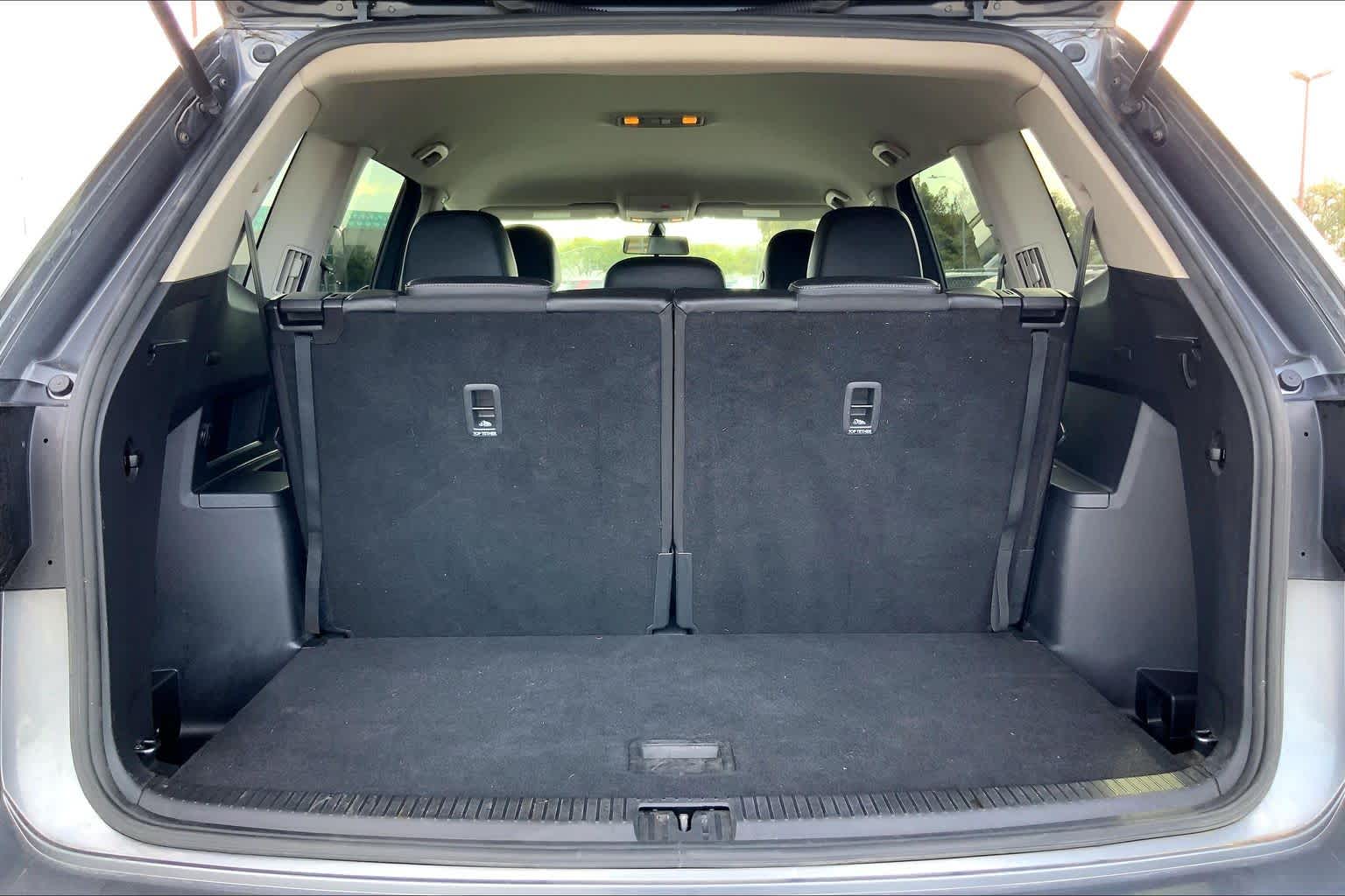 2018 Volkswagen Atlas photo 33 of 35