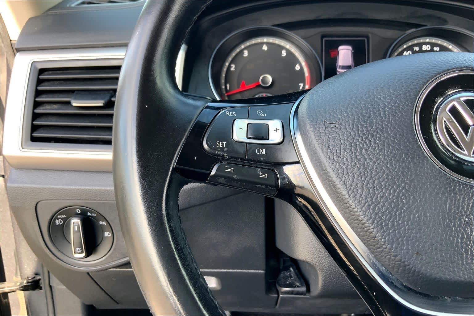 2018 Volkswagen Atlas photo 22 of 35