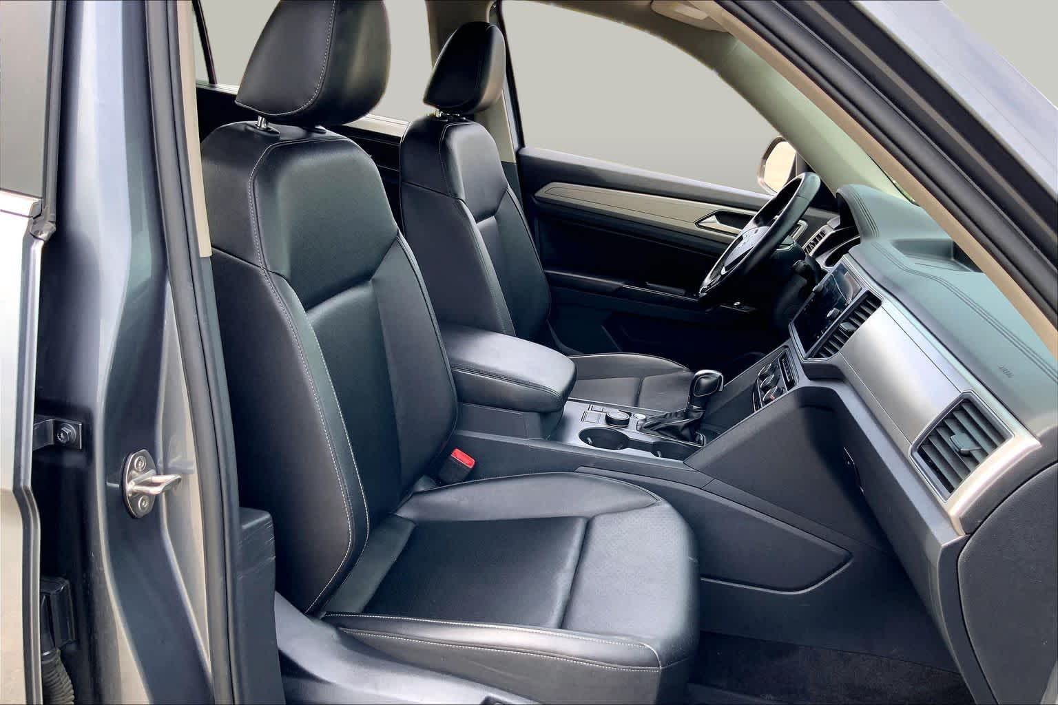 2018 Volkswagen Atlas photo 8 of 35