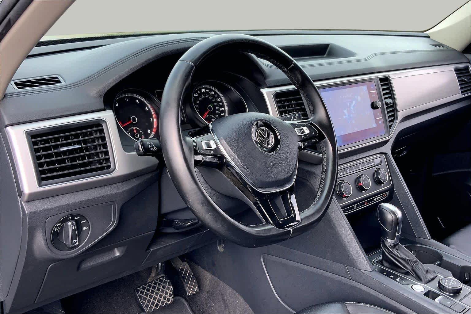 2018 Volkswagen Atlas photo 16 of 35
