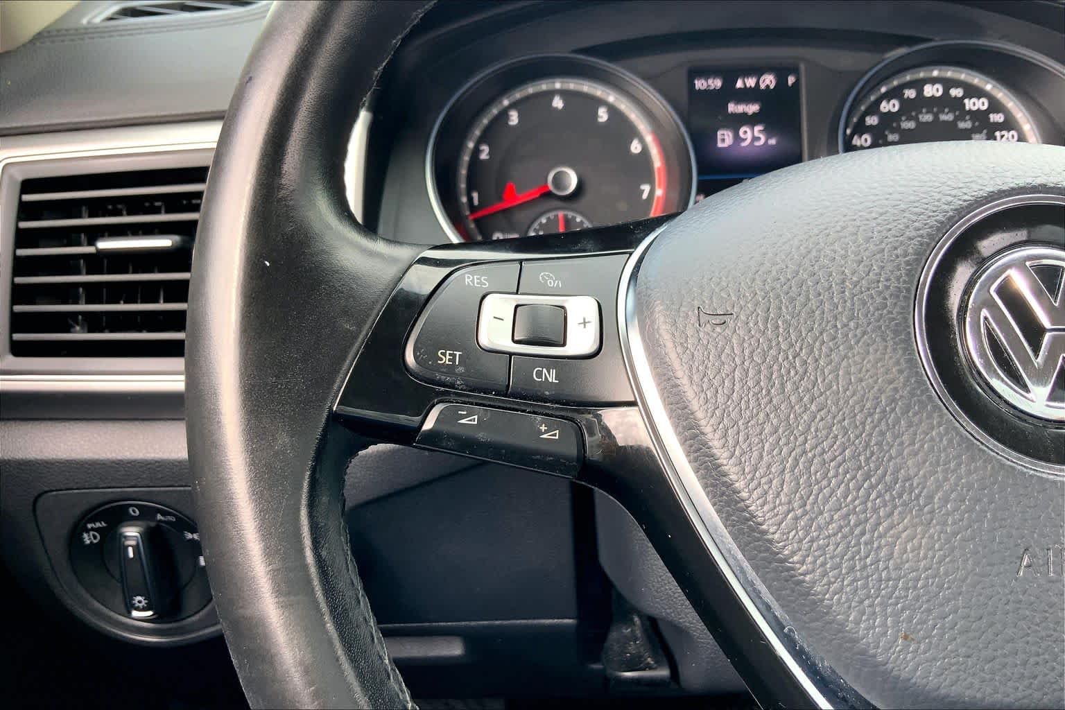 2018 Volkswagen Atlas photo 22 of 35