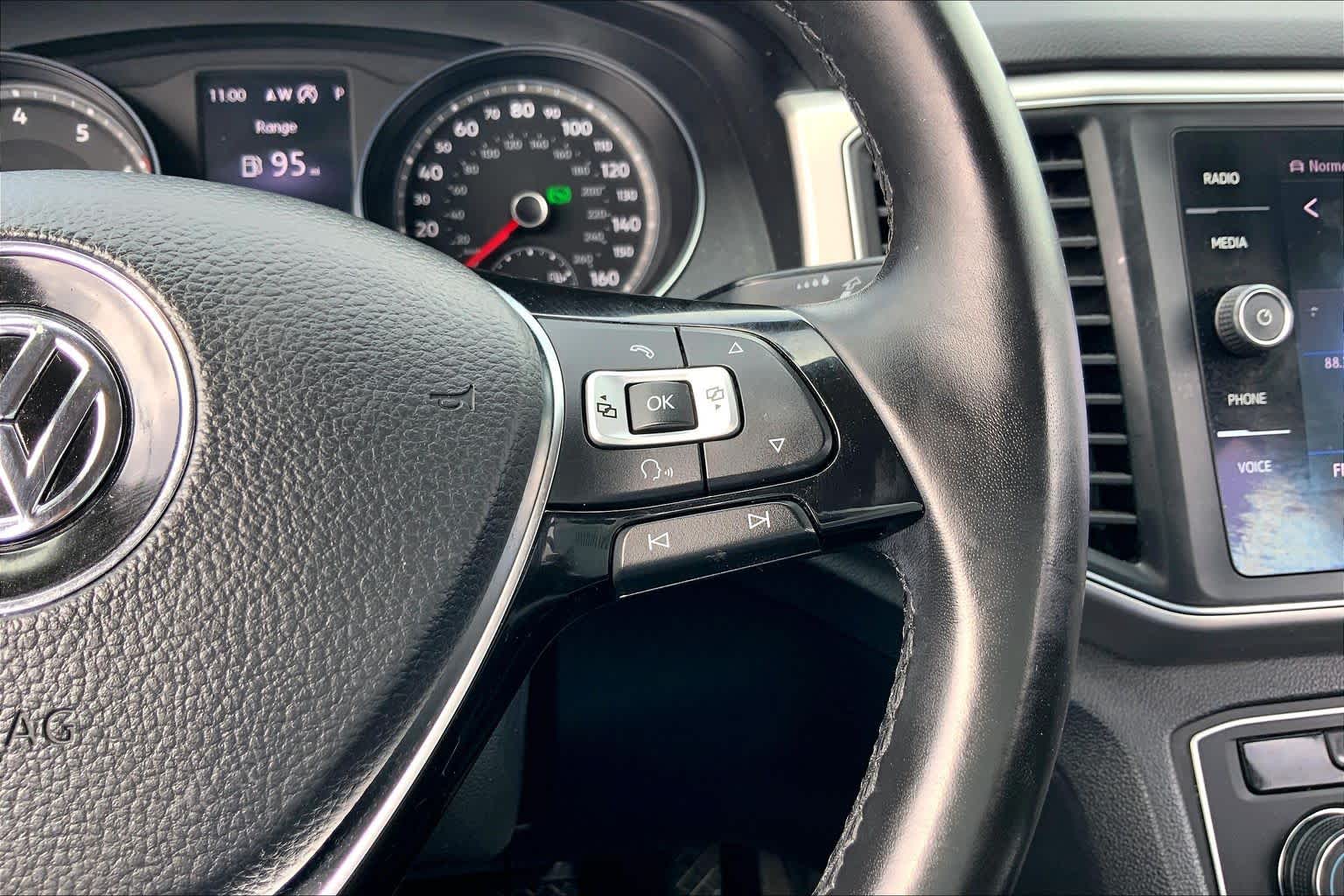 2018 Volkswagen Atlas photo 23 of 35