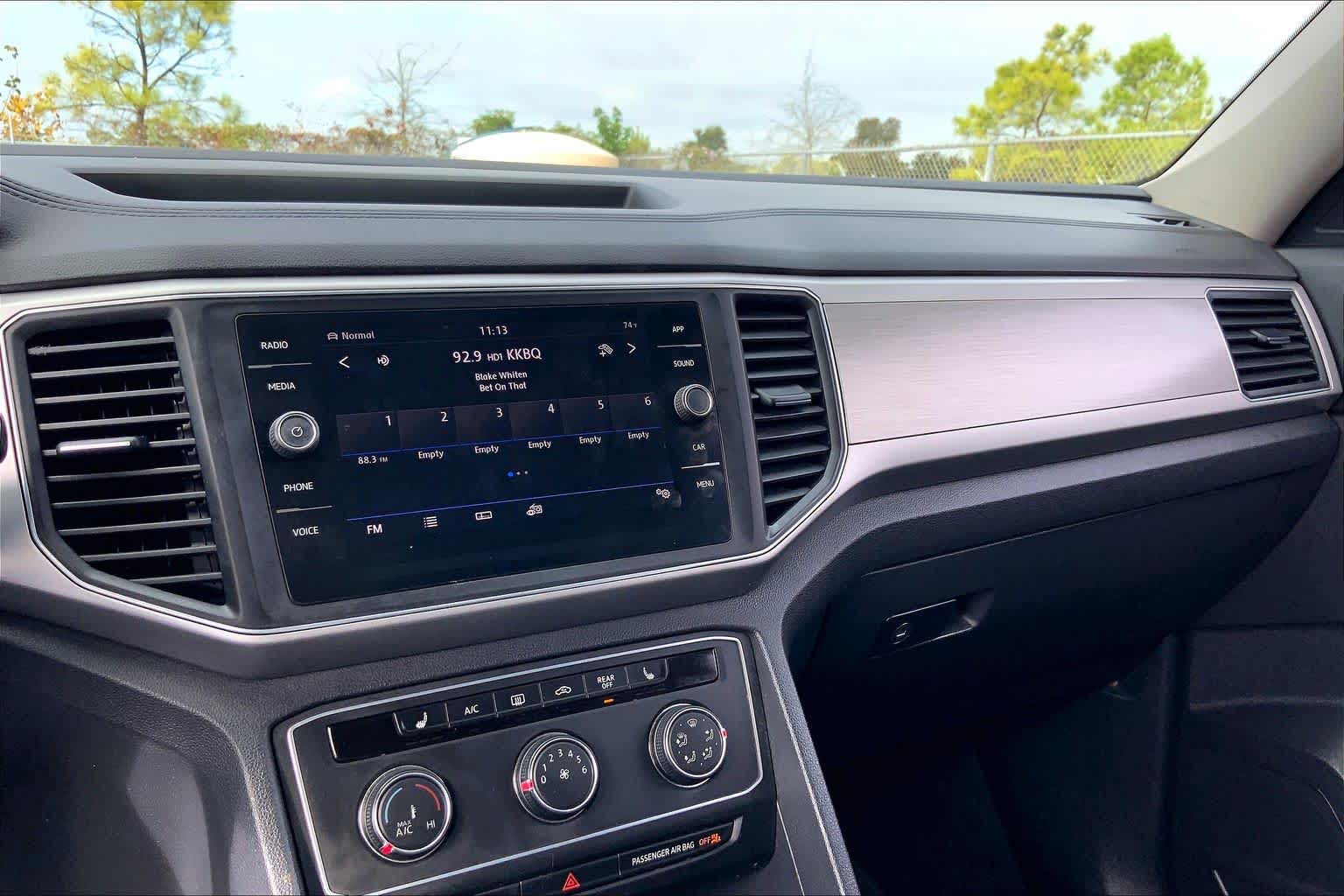 2018 Volkswagen Atlas photo 34 of 35