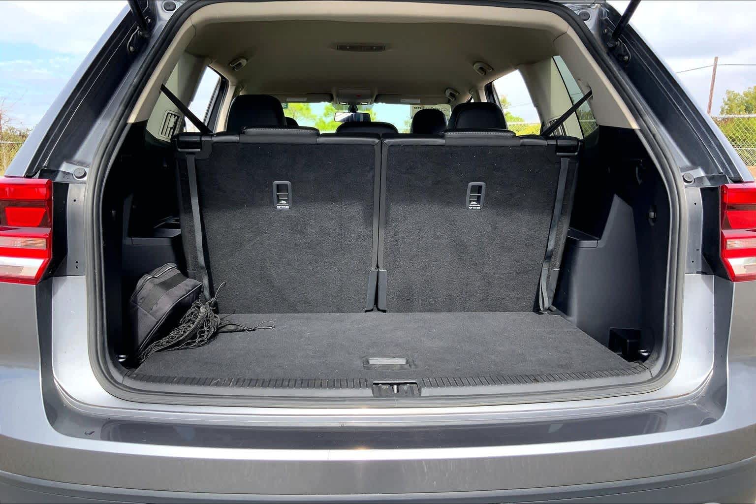 2018 Volkswagen Atlas photo 33 of 35