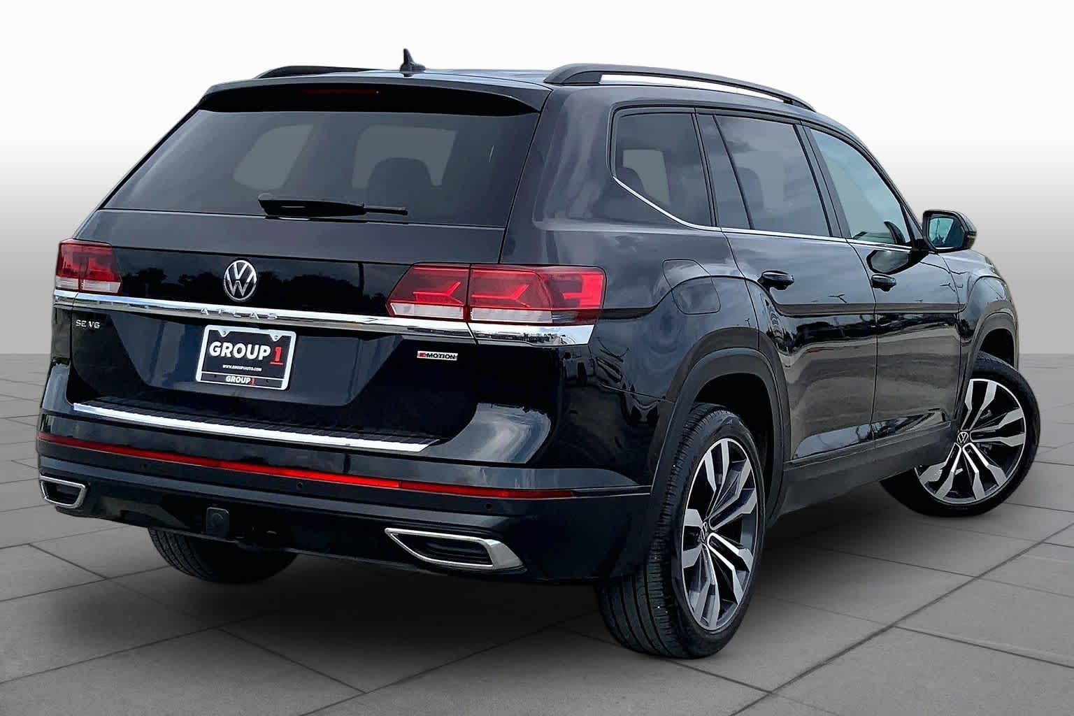 2022 Volkswagen Atlas 3.6L V6 SE w/Technology Deep Black Pearl at Mac Haik Ford