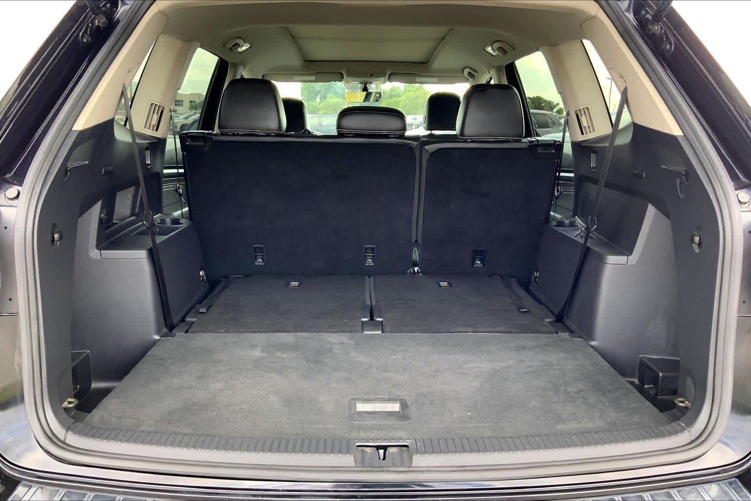 2022 Volkswagen Atlas 3.6L V6 SE w/Technology Deep Black Pearl at Mac Haik Ford