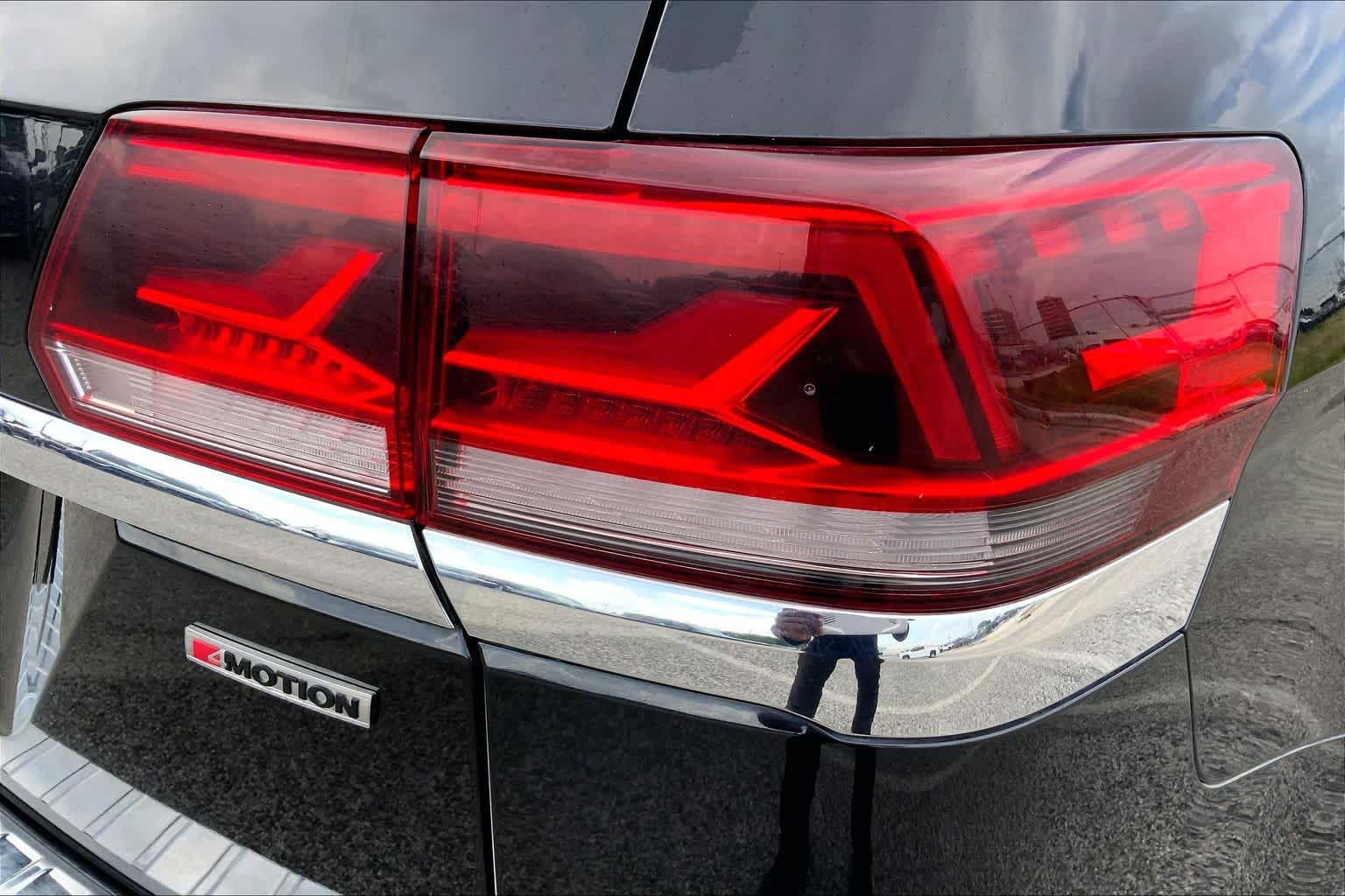 2022 Volkswagen Atlas 3.6L V6 SE w/Technology Deep Black Pearl at Mac Haik Ford
